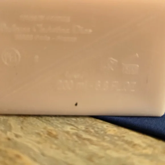 New Miss Dior Moisturizing Body Milk 6.8 Fl Oz - Picture 2 of 2